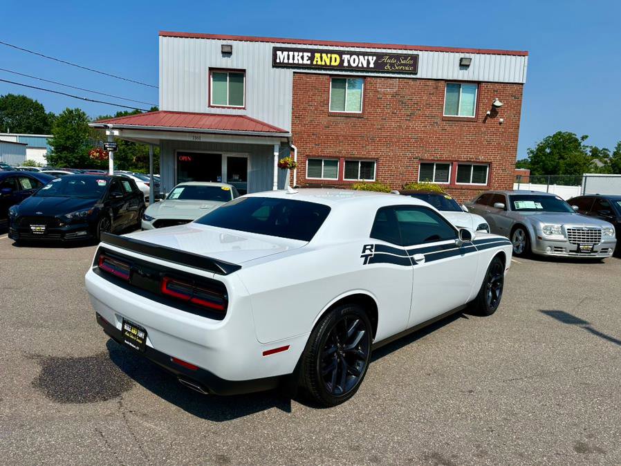 Used 2020 Dodge Challenger SXT w/ Blacktop Package image 6