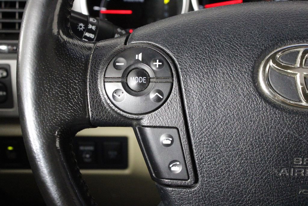 Used 2012 Toyota Sequoia Platinum image 28