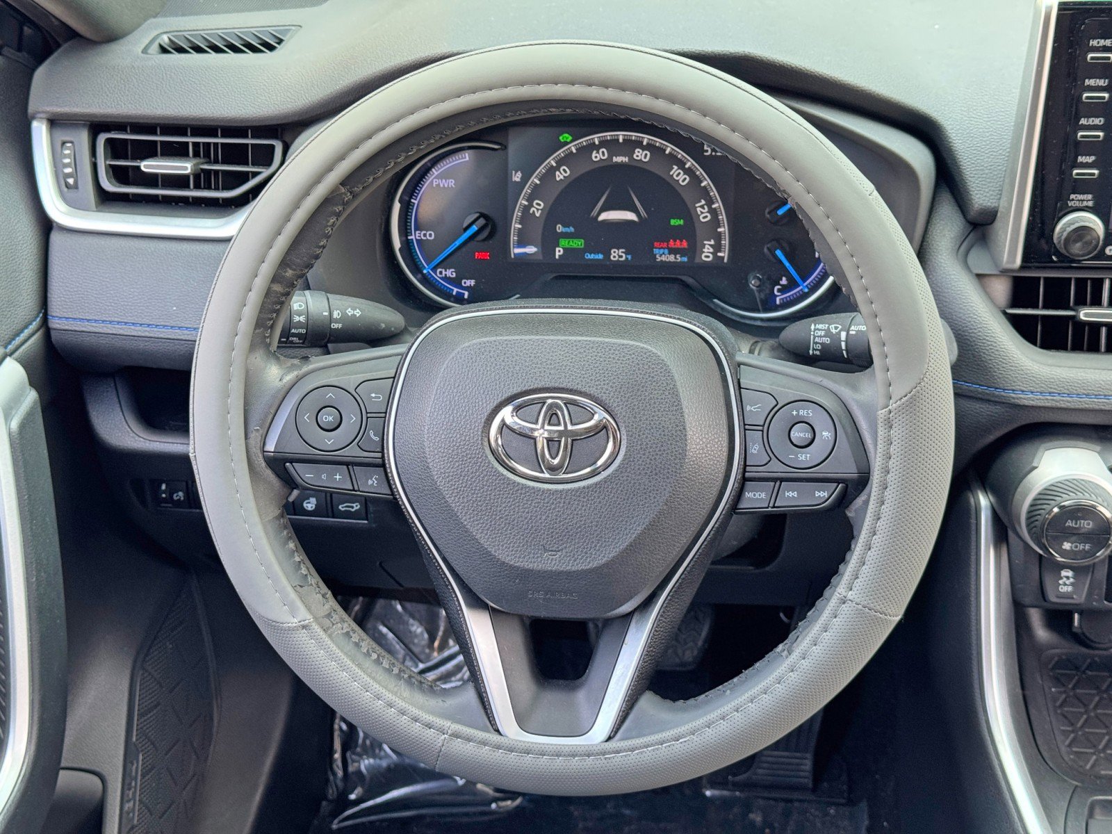 Used 2019 Toyota RAV4 XSE w/ XSE Weather Package AWD/4WD image 19