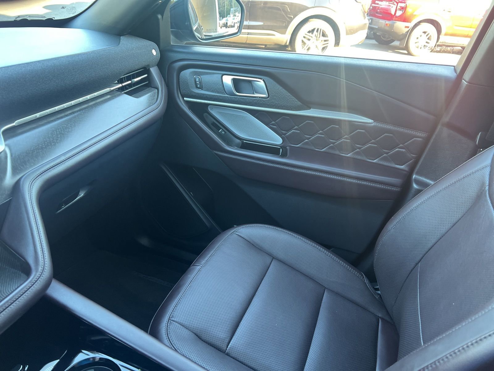 Used 2025 Ford Explorer Platinum w/ LUX Leather Package image 45