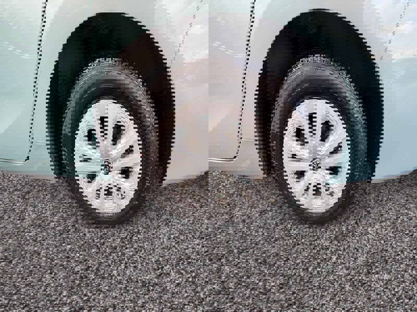 Used 2022 Toyota Prius L Eco image 14