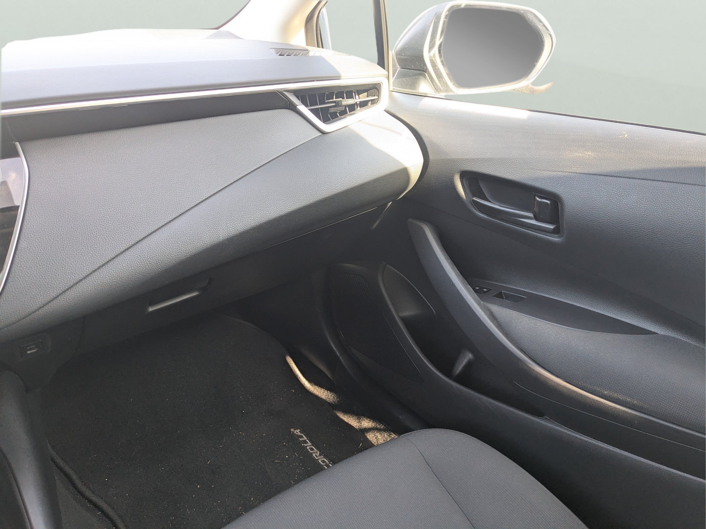 Used 2024 Toyota Corolla LE FWD image 13
