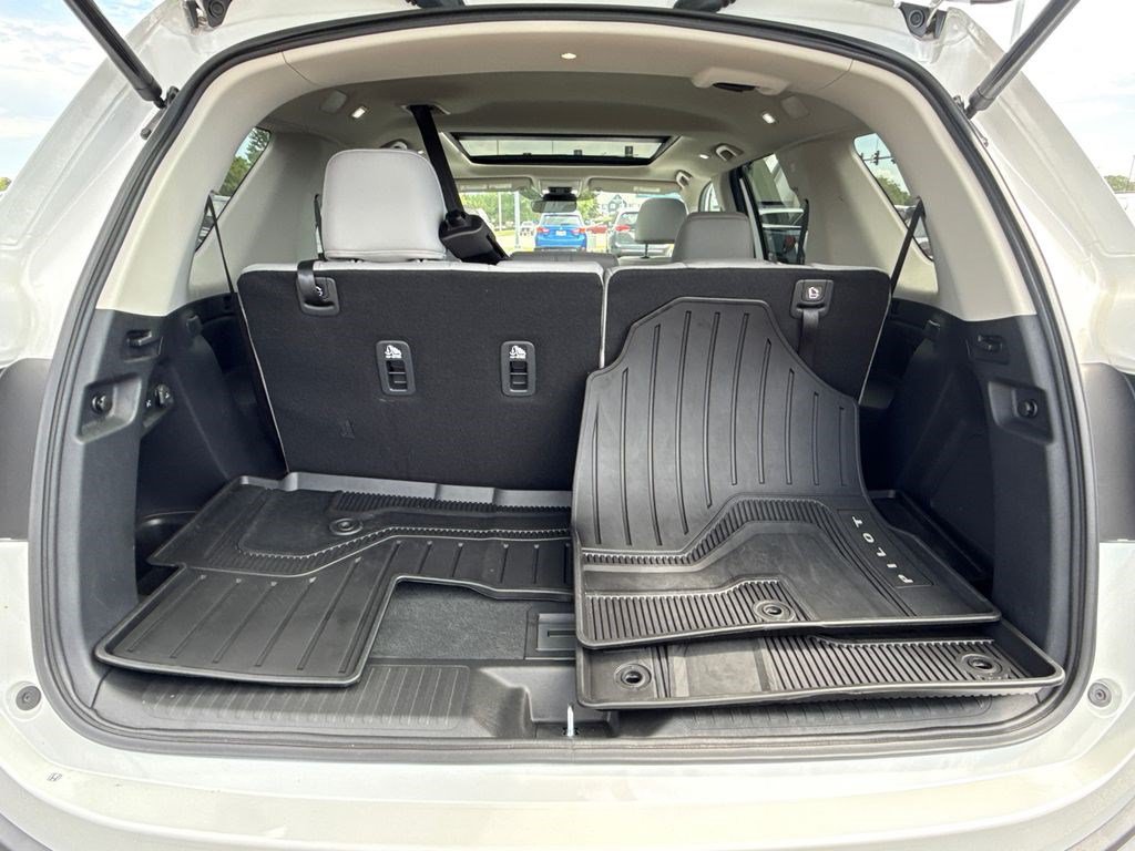 Certified 2025 Honda Pilot Touring image 16