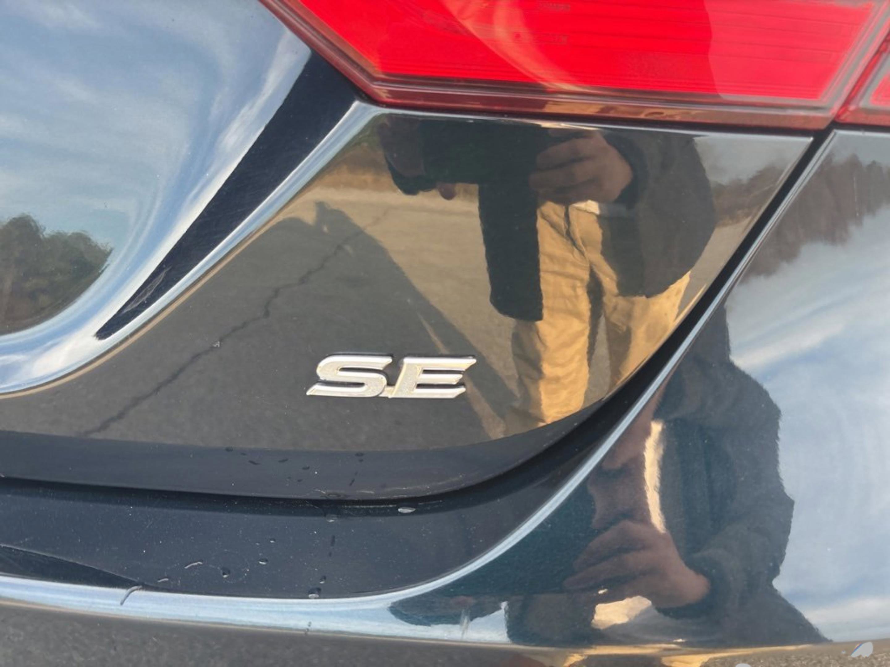 Used 2021 Toyota Camry SE image 31