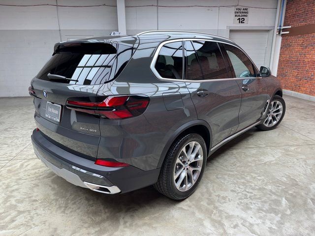 Used 2026 BMW X5 xDrive40i w/ Climate Comfort Package image 5