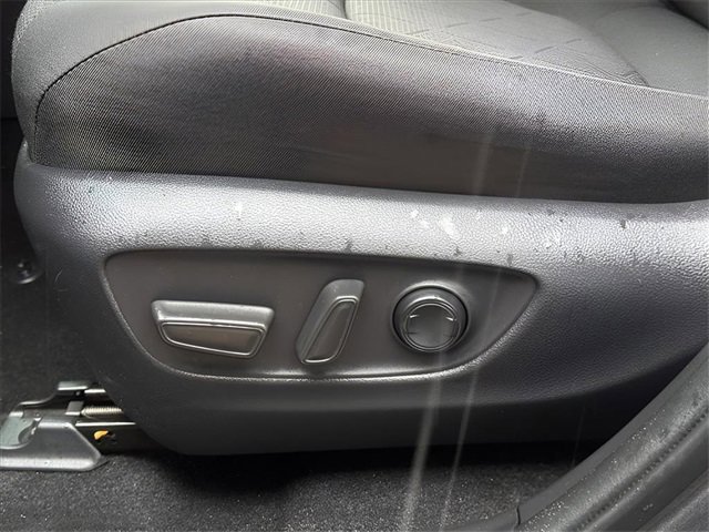 Used 2020 Toyota RAV4 XLE image 16