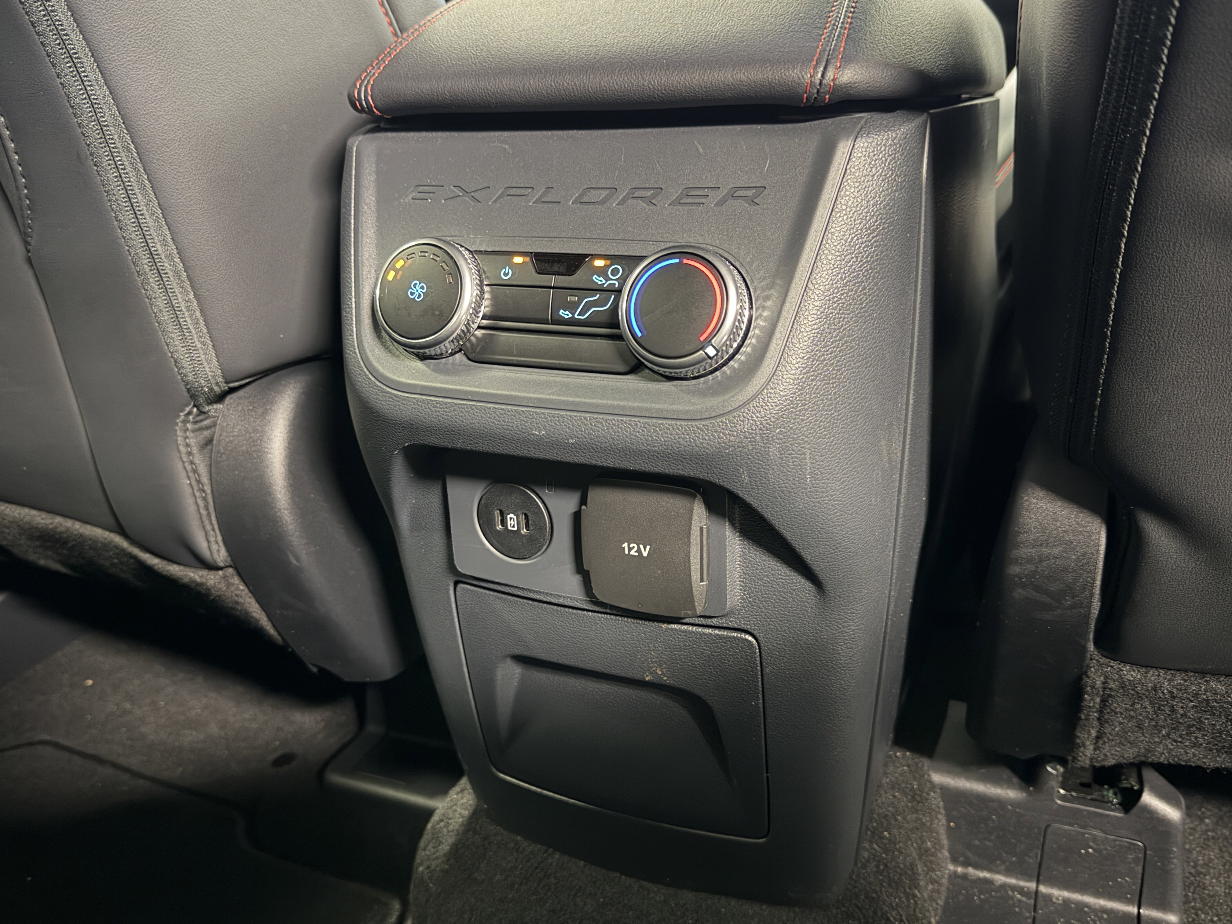 Used 2025 Ford Explorer ST-Line AWD/4WD image 23