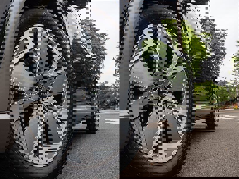 Used 2025 Genesis GV60 RWD image 2