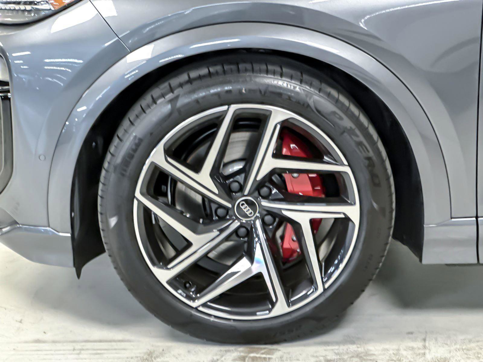 New 2025 Audi SQ6 e-tron Premium Plus image 25