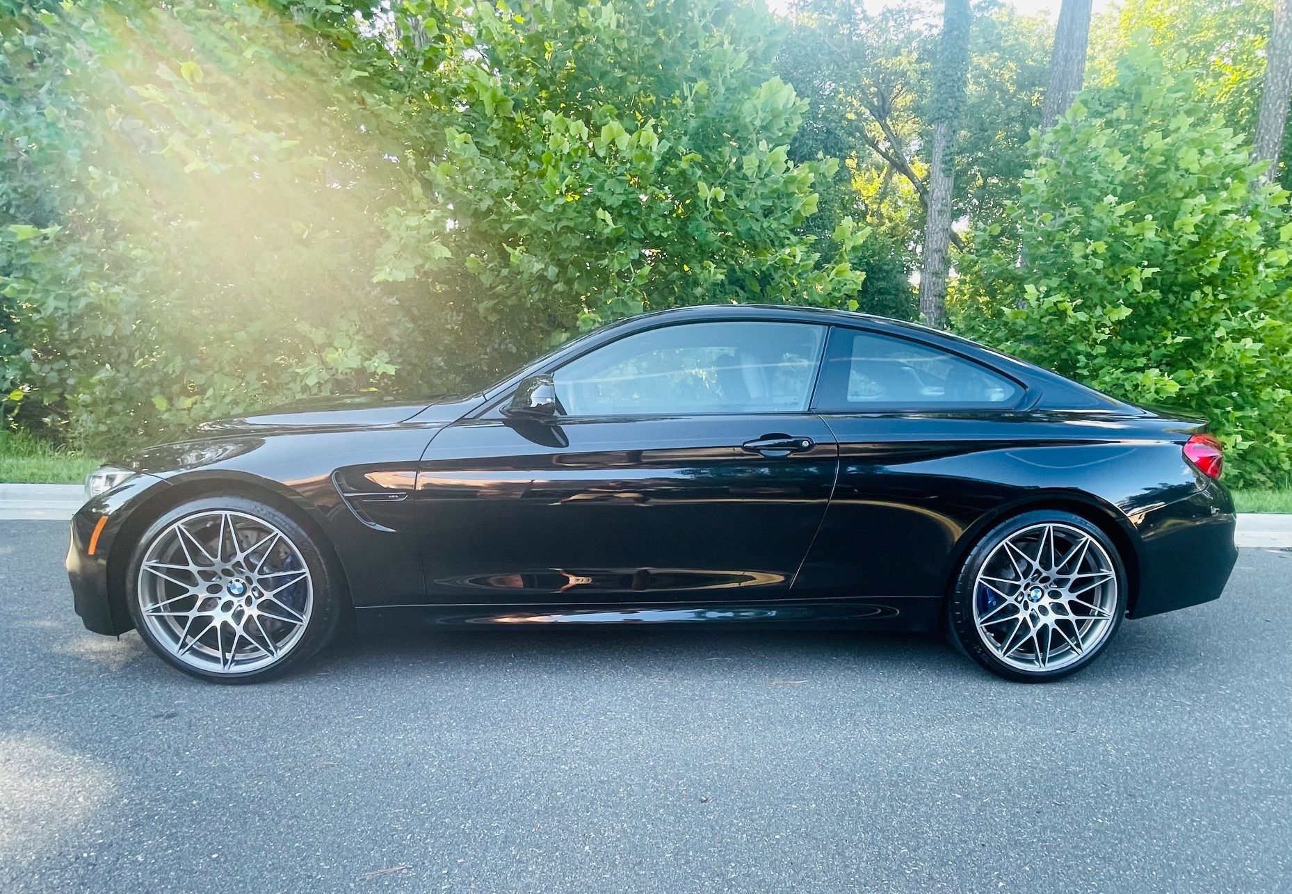 Used 2019 BMW M4 Coupe w/ Competition Package RWD image 5