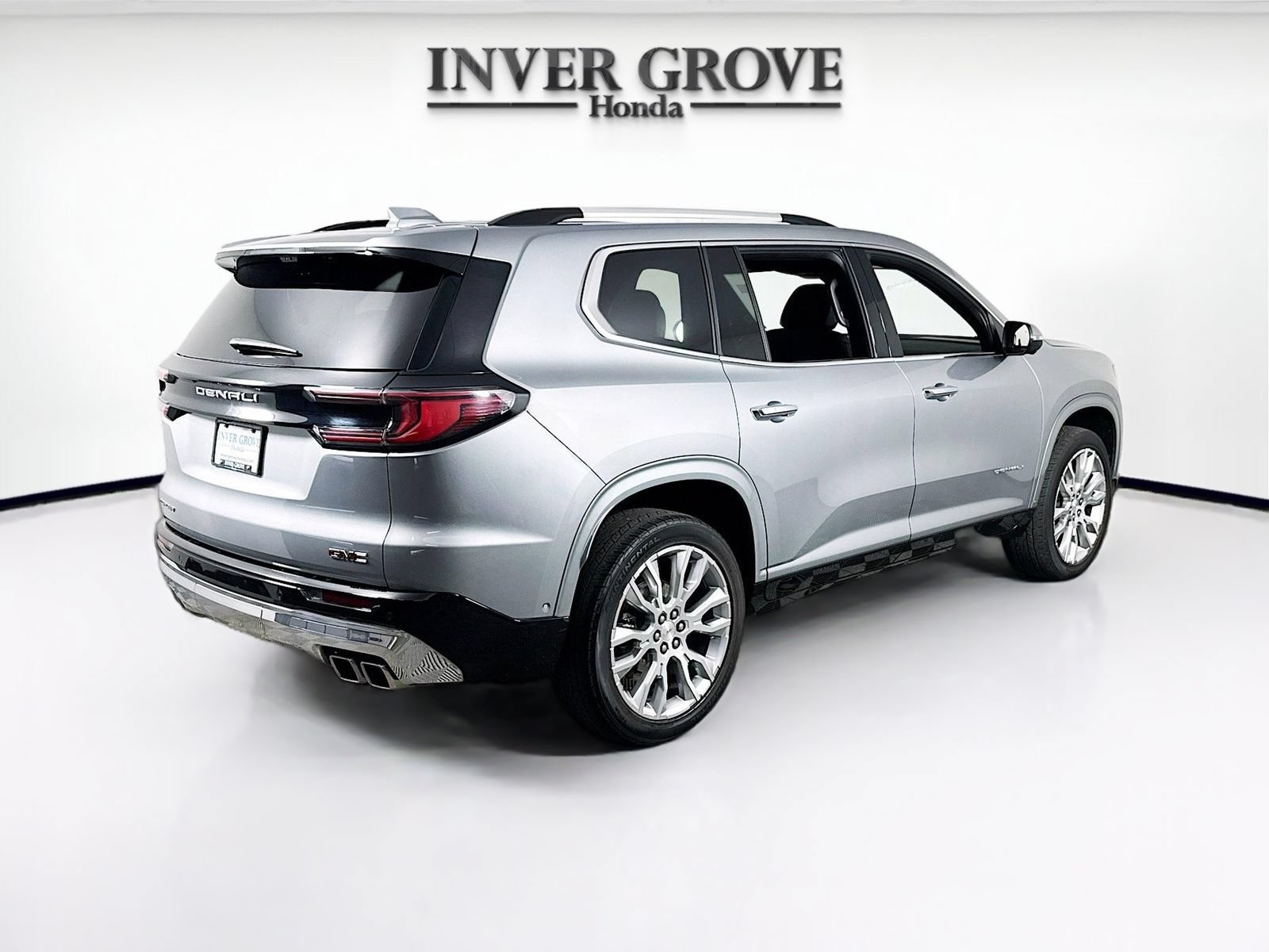Used 2024 GMC Acadia Denali w/ Super Cruise Package FWD image 5