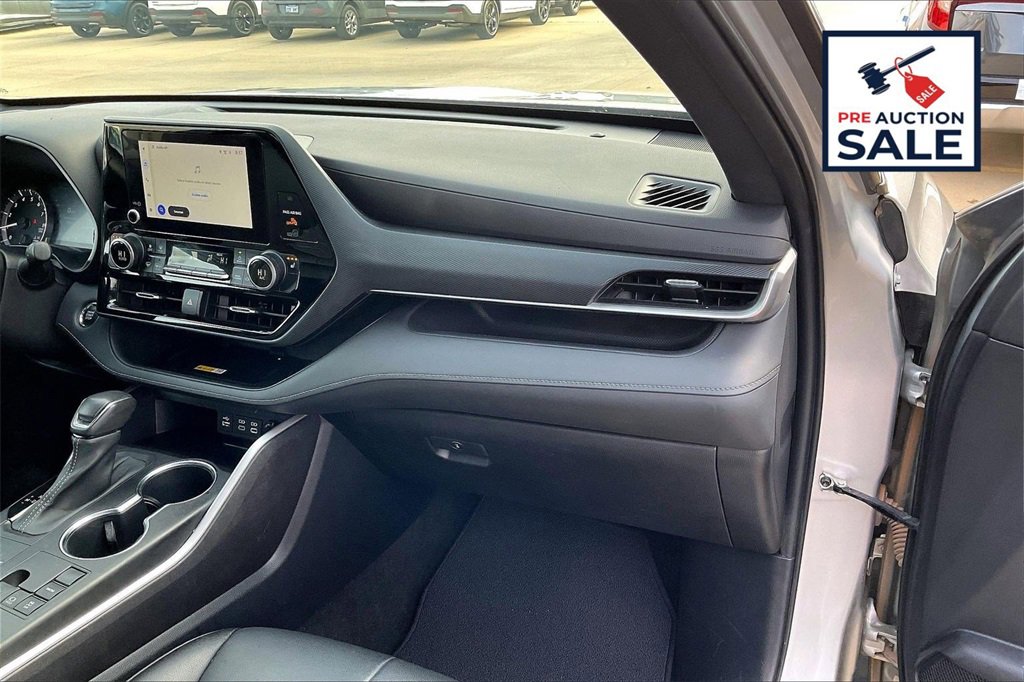 Used 2023 Toyota Highlander XSE image 16