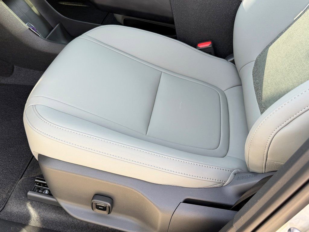 New 2026 Volvo EX30 Cross Country Ultra image 18