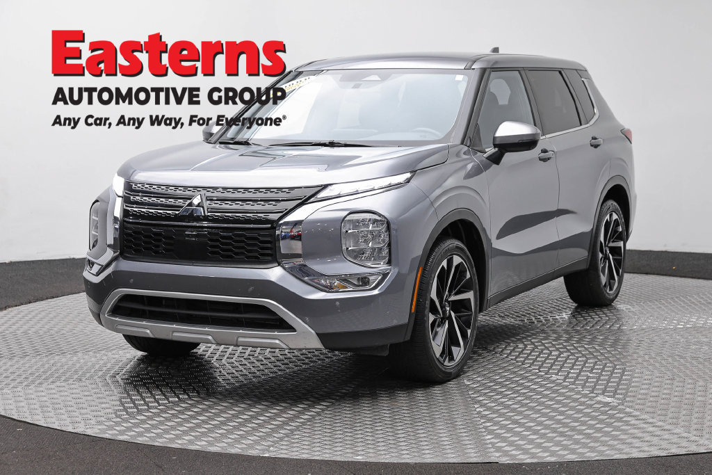Used 2024 Mitsubishi Outlander SE