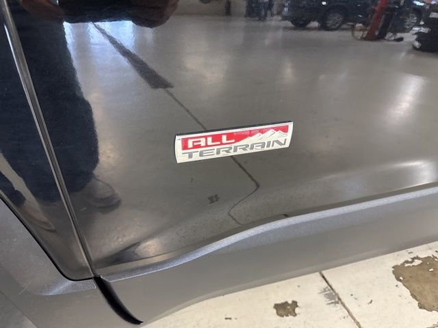 Used 2017 GMC Acadia SLT image 38