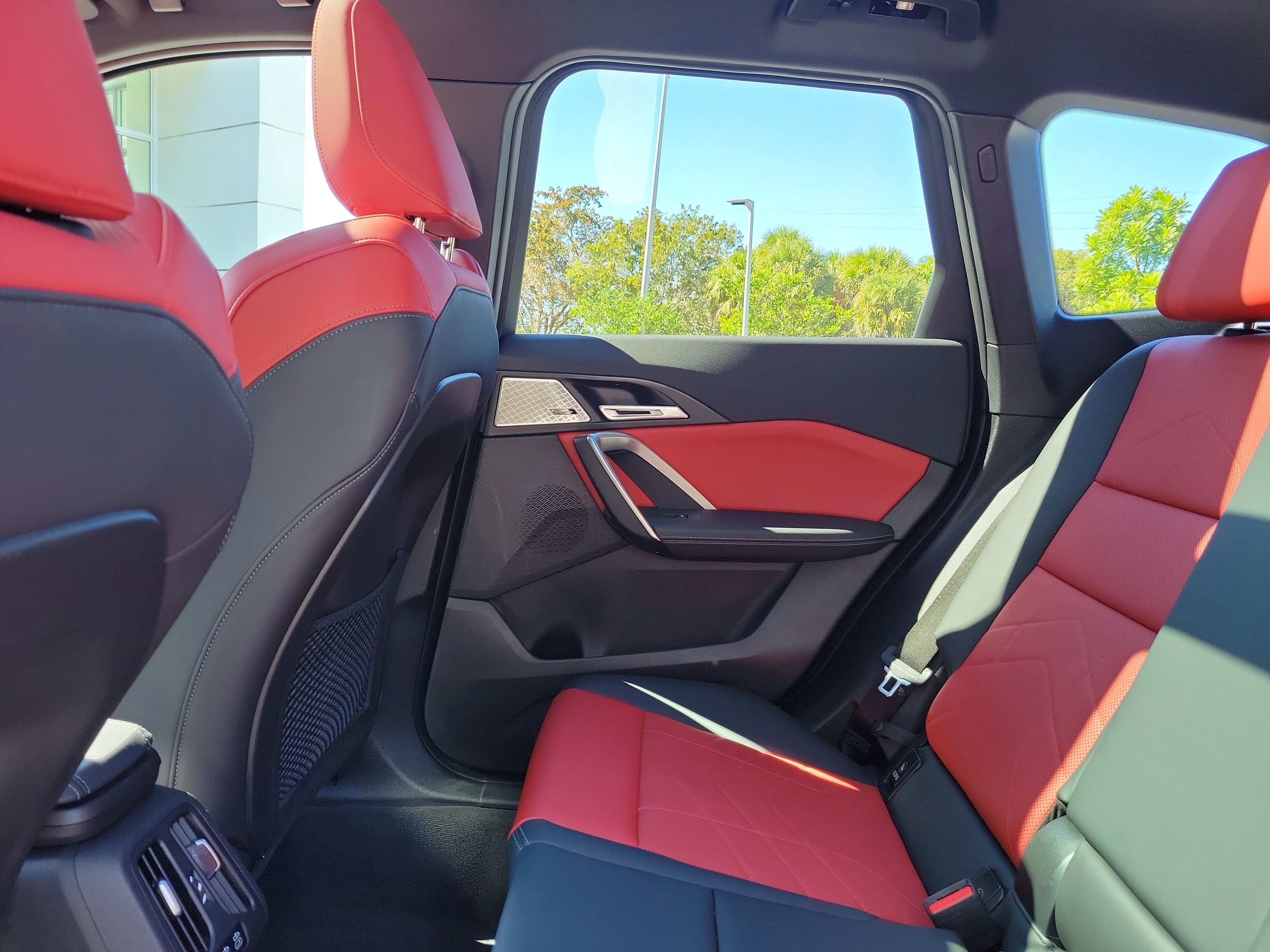 Used 2023 BMW X1 xDrive28i w/ Premium Package image 13