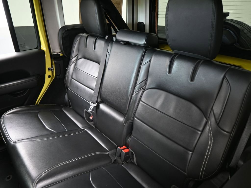 Used 2023 Jeep Wrangler Unlimited Sahara image 37