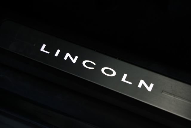 Used 2022 Lincoln Aviator Grand Touring w/ Equipment Group 301A AWD/4WD image 25