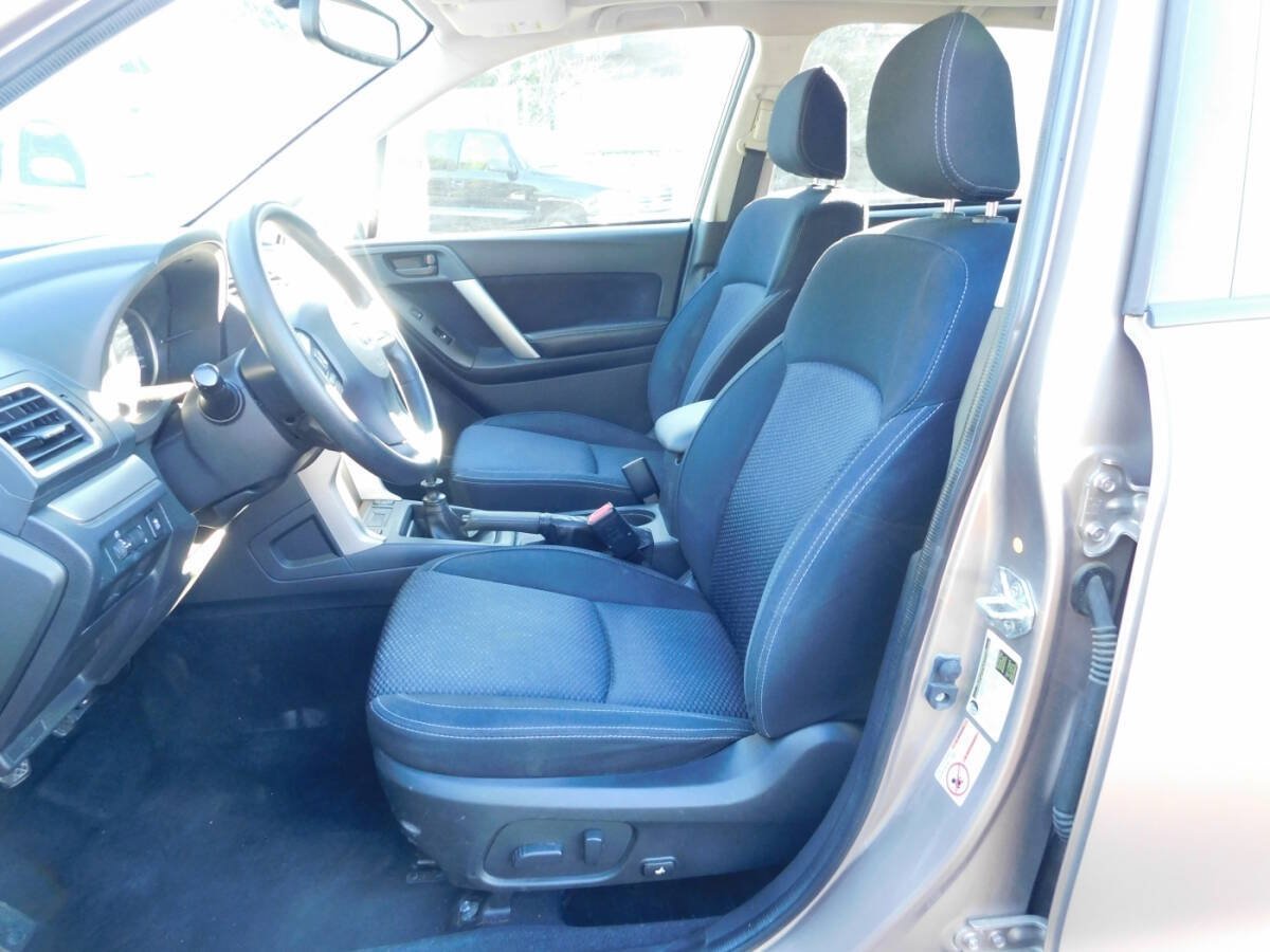 Used 2016 Subaru Forester 2.5i Premium w/ Popular Package #2 AWD/4WD image 6