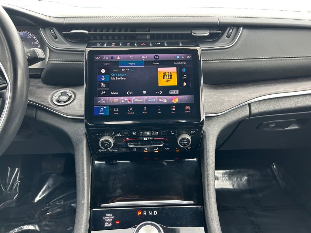 Used 2021 Jeep Grand Cherokee L Overland w/ Luxury Tech Group IV image 12