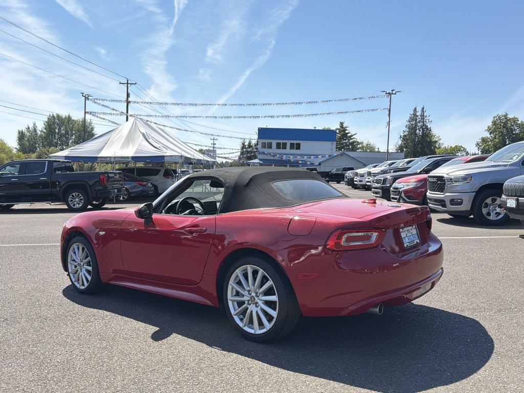 Used 2020 FIAT 124 Spider Lusso w/ Convenience Group RWD image 3
