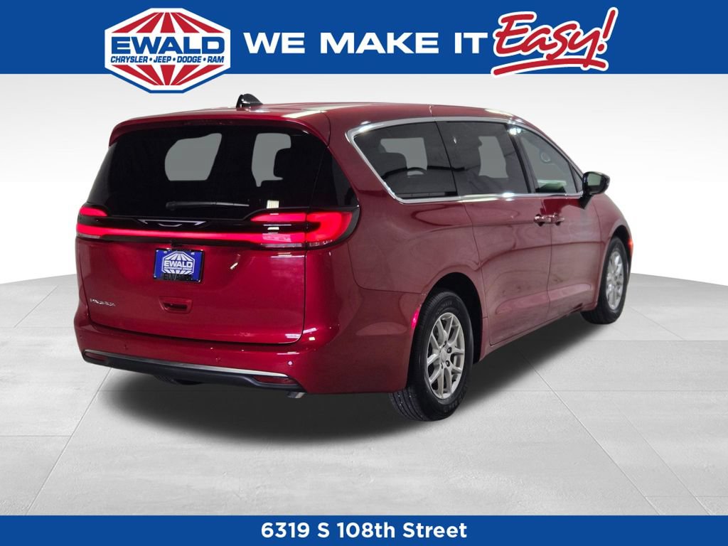 New 2027 Chrysler Pacifica Select FWD image 23