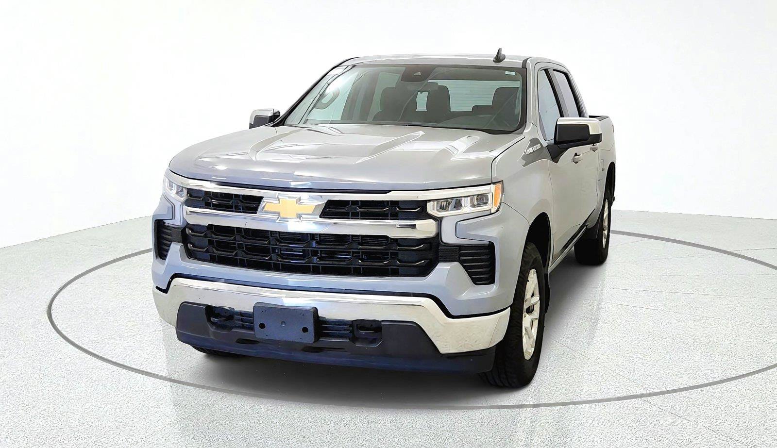 Used 2024 Chevrolet Silverado 1500 LT AWD/4WD image 3