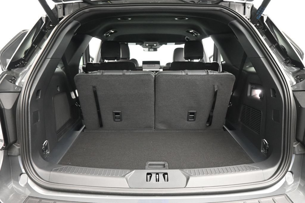 New 2026 Ford Explorer ST-Line w/ ST-Line Street Pack RWD image 22