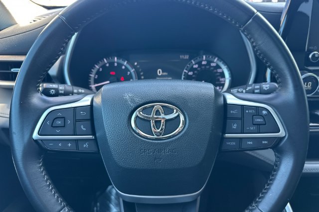 Used 2023 Toyota Highlander XLE AWD/4WD image 27