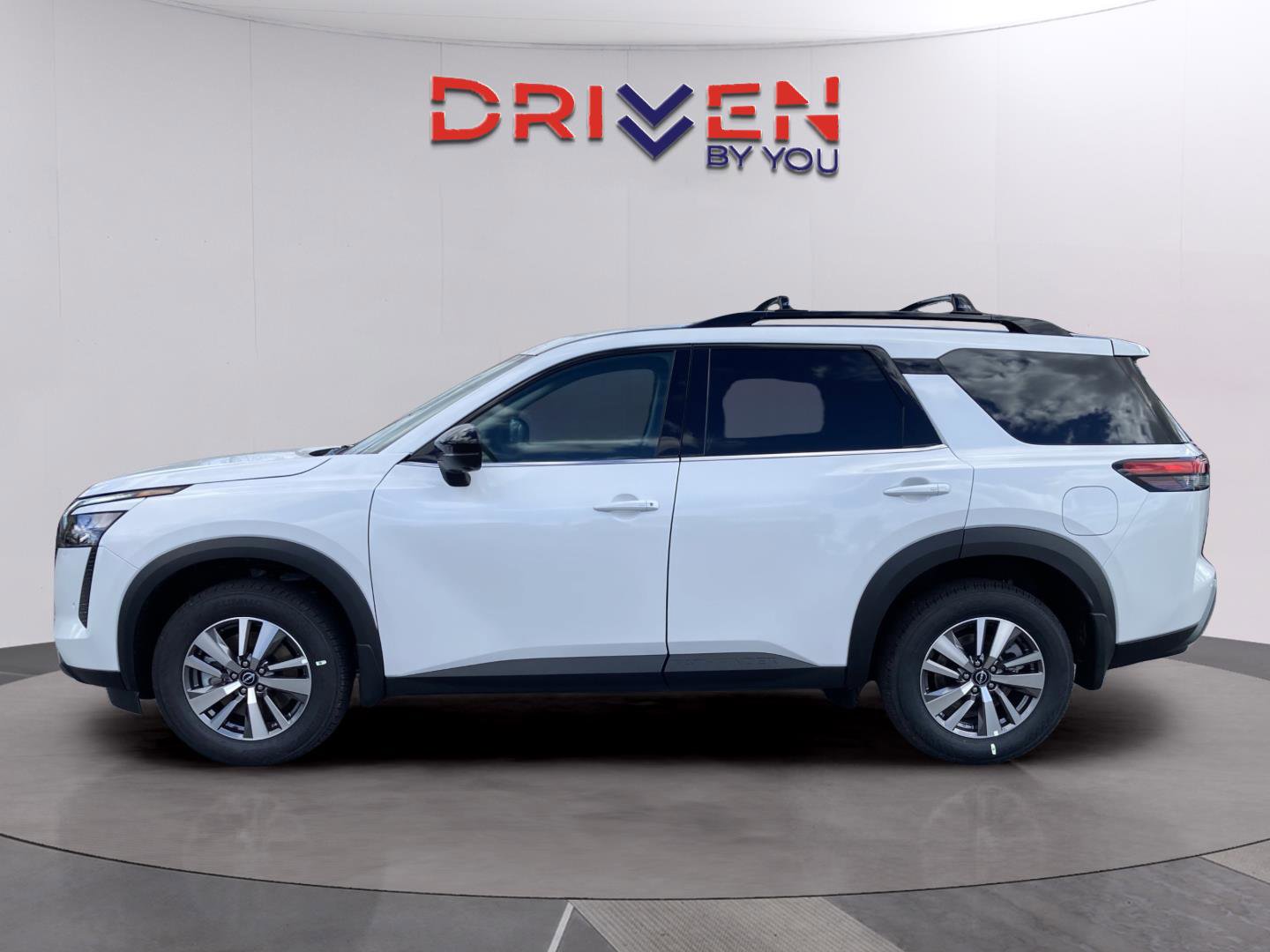 New 2026 Nissan Pathfinder SL image 2