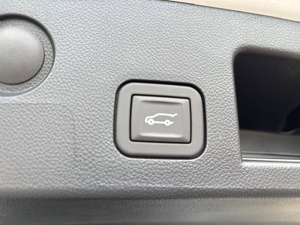 New 2026 GMC Terrain AT4 w/ LPO, Floor Liner Package AWD/4WD image 36