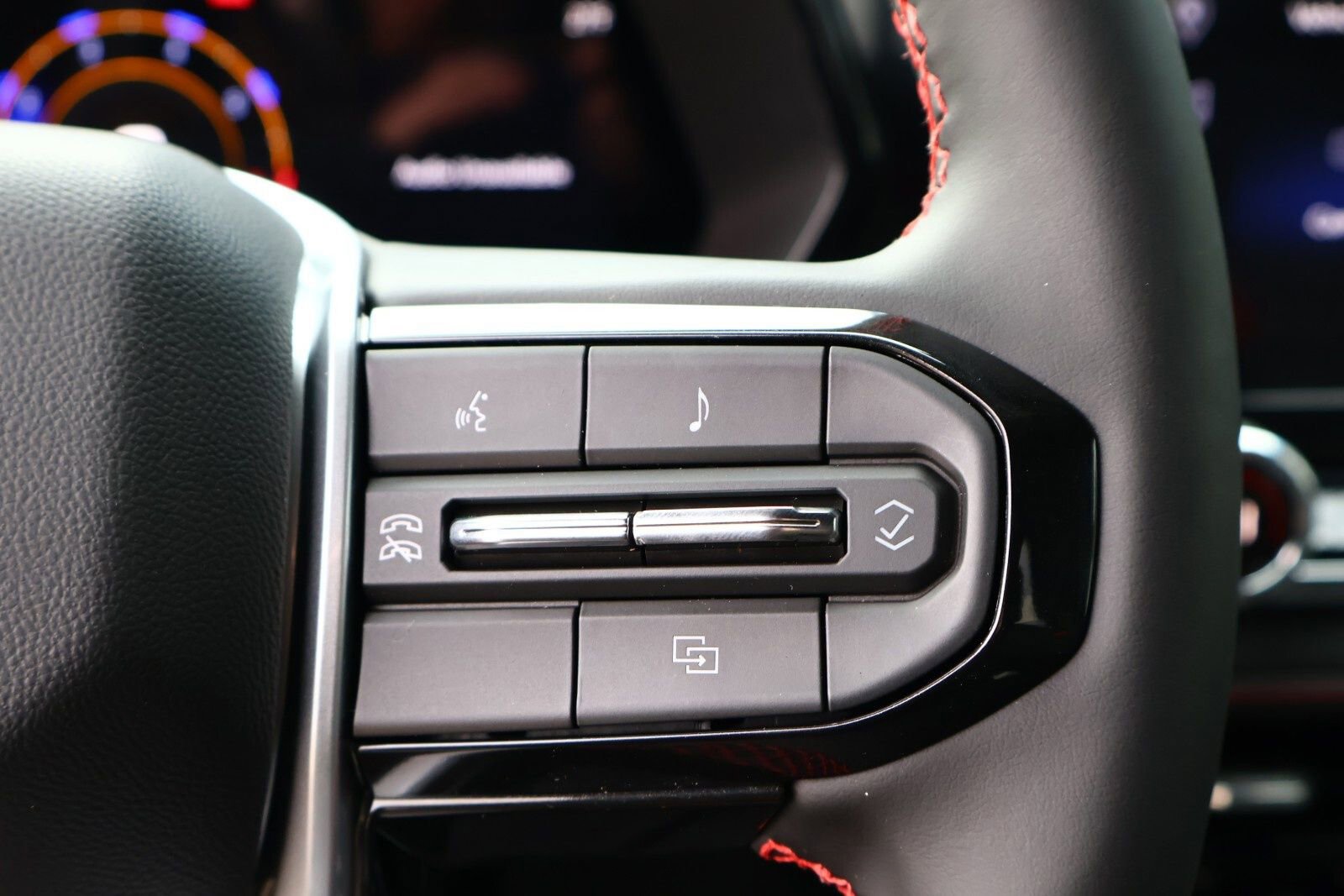 New 2025 Chevrolet Colorado Z71 w/ Midnight Edition image 39