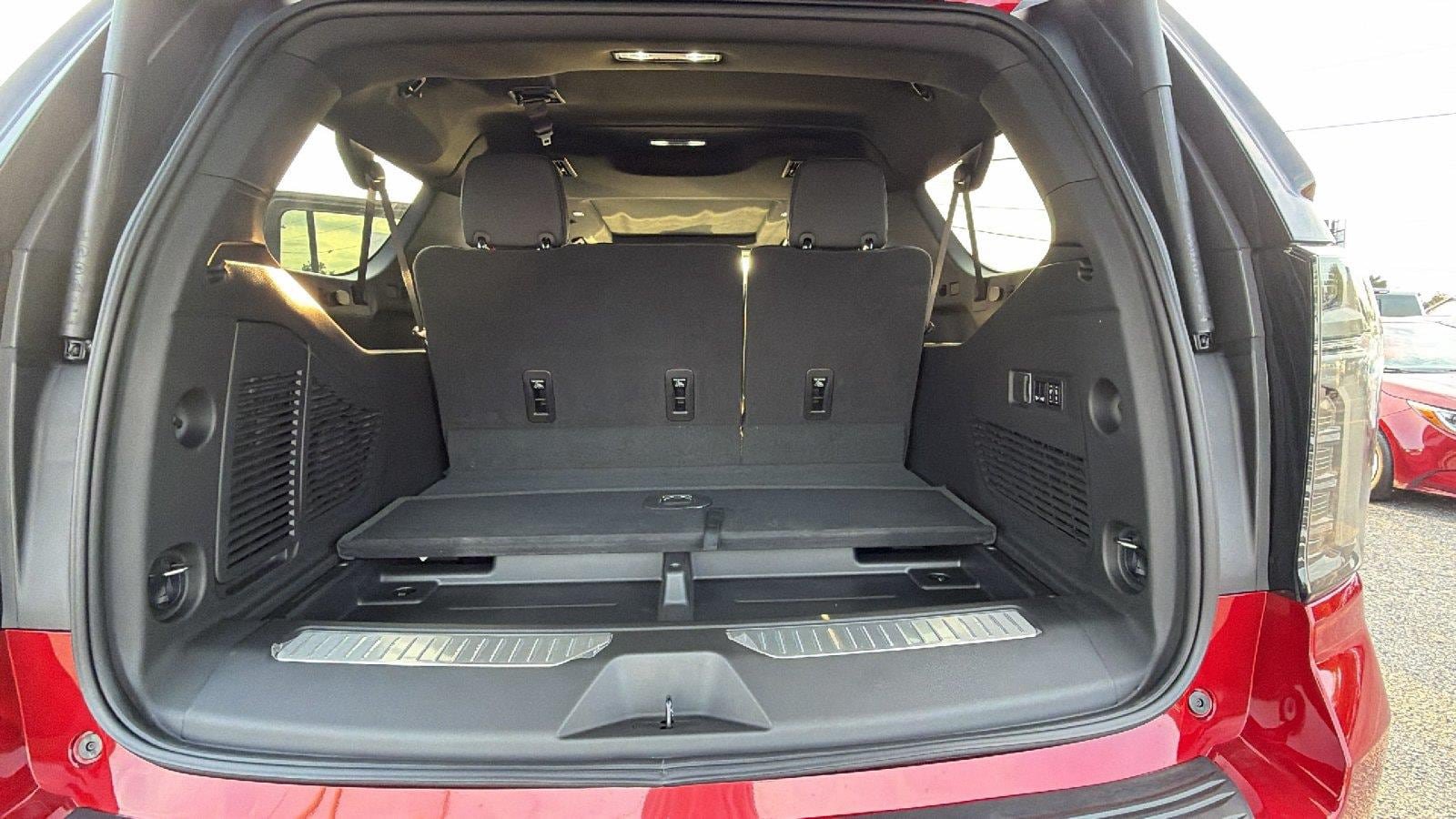 New 2026 Chevrolet Suburban Premier w/ Sun And Tow Package AWD/4WD image 13