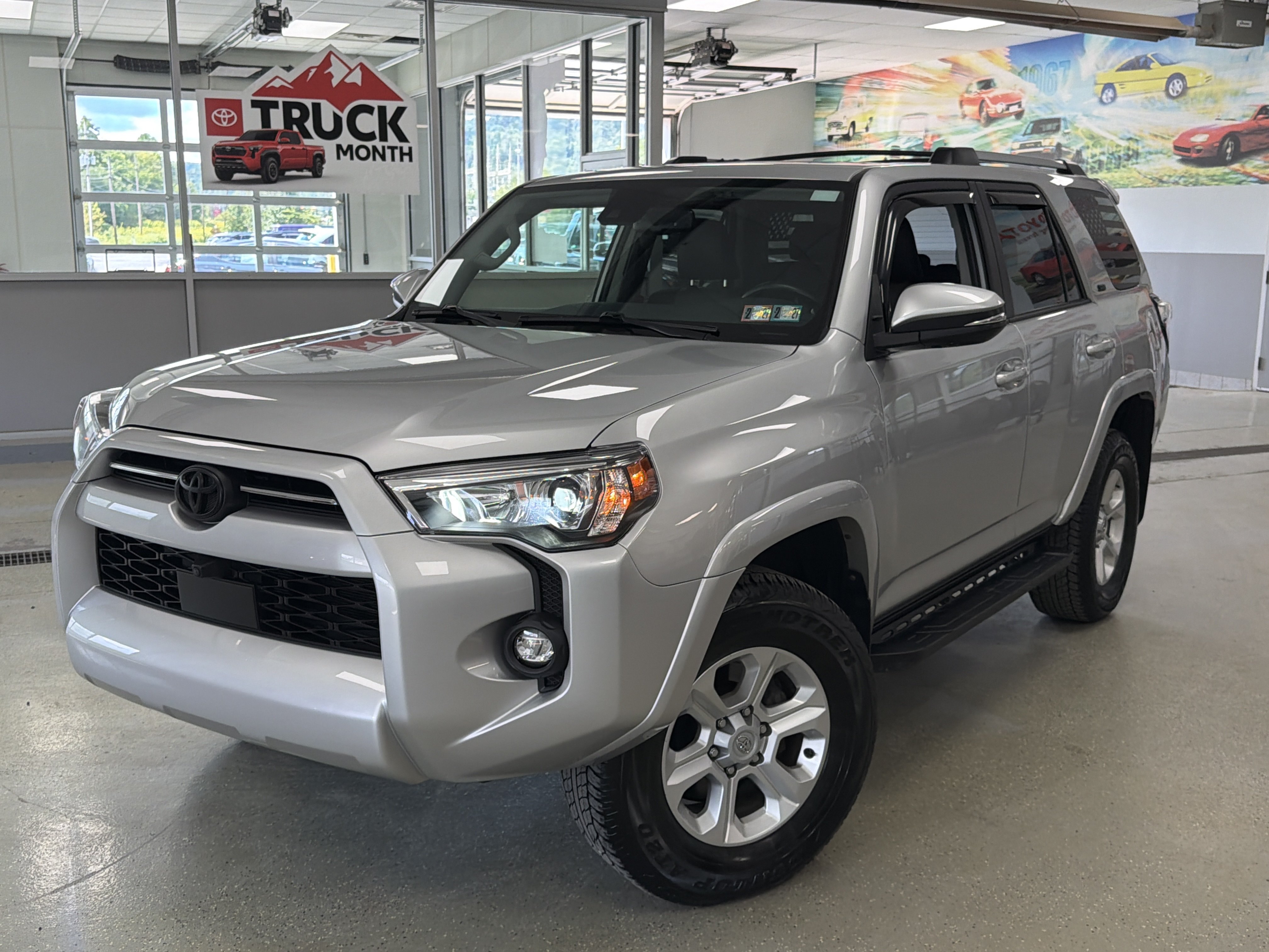 Used 2024 Toyota 4Runner SR5 Premium w/ Moonroof Package AWD/4WD image 1