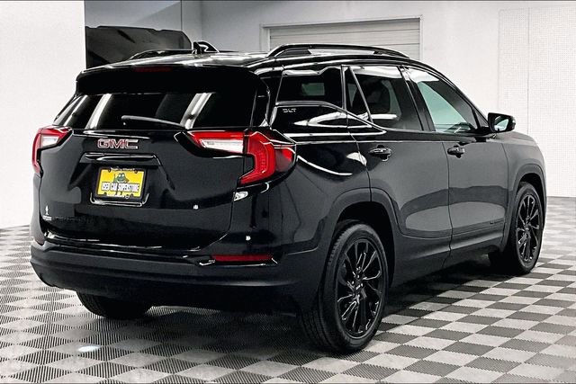 Used 2023 GMC Terrain SLT w/ Elevation Edition FWD image 12