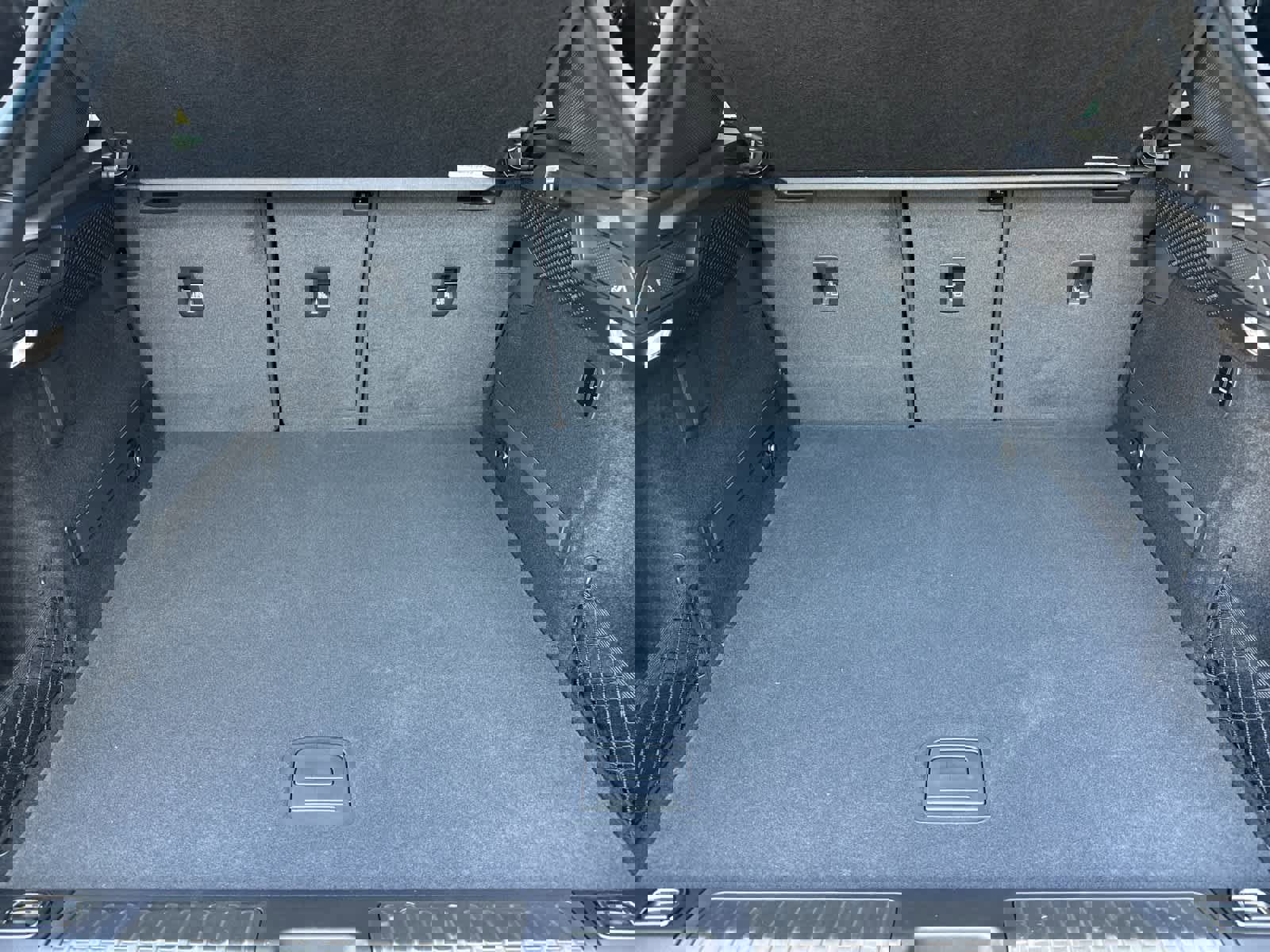 New 2025 Porsche Macan 4 Electric image 16