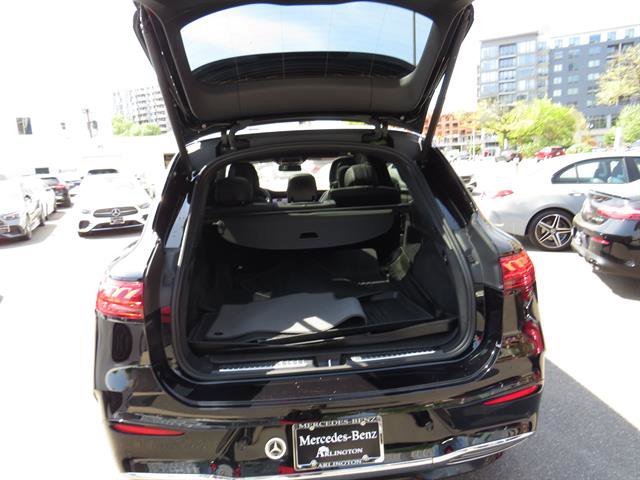 Certified 2023 Mercedes-Benz EQS 580 4MATIC SUV w/ Pinnacle Trim Package image 33