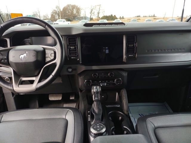 Used 2023 Ford Bronco Everglades image 13