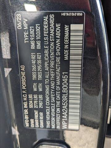 Used 2024 Porsche Macan image 26