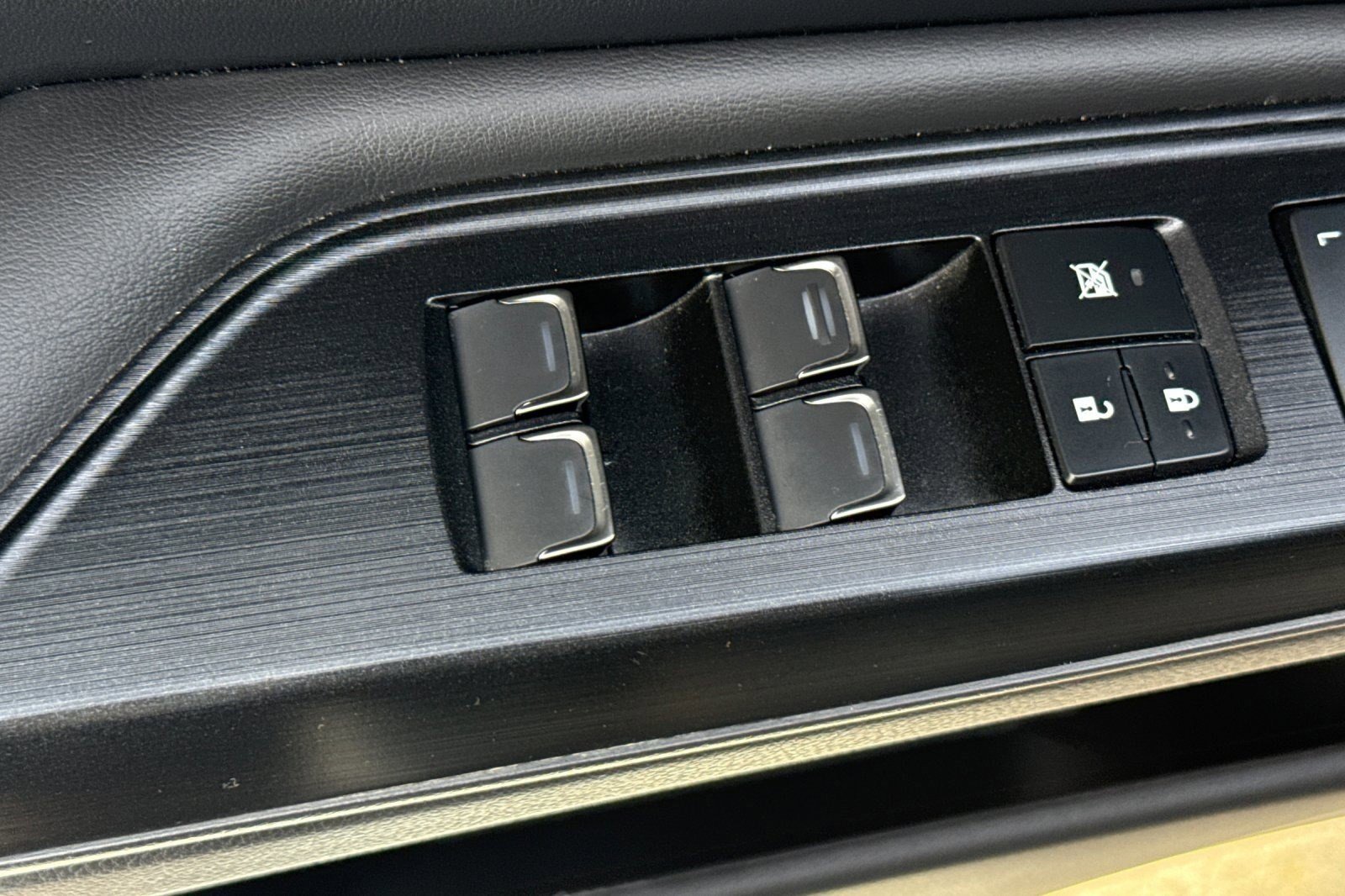 Used 2021 Lexus ES 300h w/ Premium Package image 12