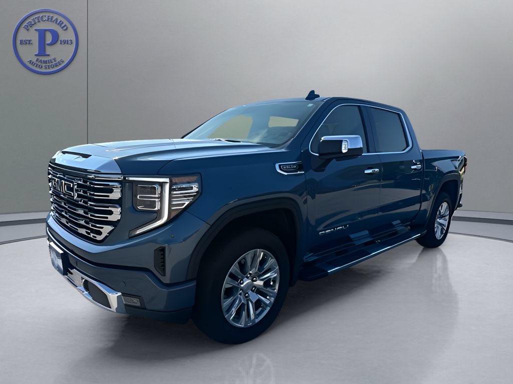 Used 2024 GMC Sierra 1500 Denali w/ Technology Package AWD/4WD image 3