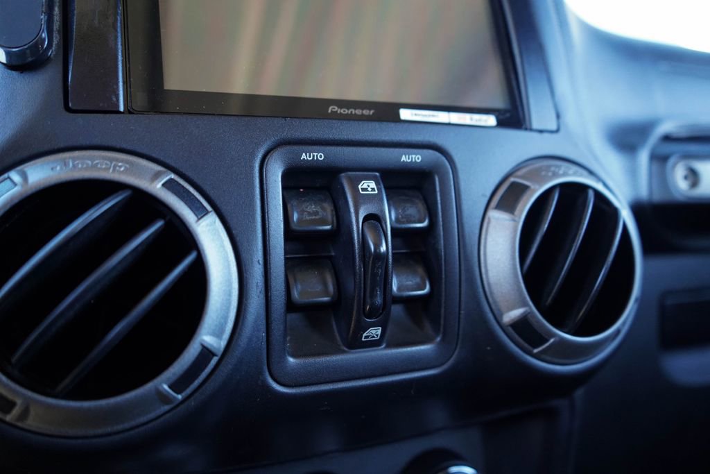 Used 2015 Jeep Wrangler Unlimited Sport w/ Quick Order Package 24S image 31