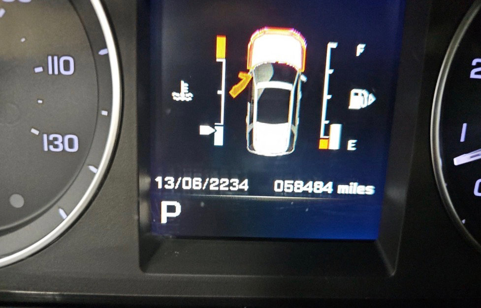 Used 2013 Land Rover LR2 image 4