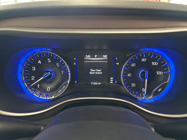 Used 2023 Chrysler Voyager LX image 34