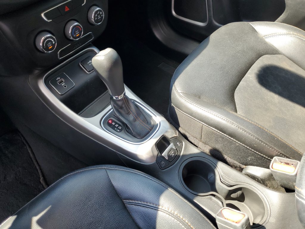 Used 2018 Jeep Compass Latitude FWD image 19