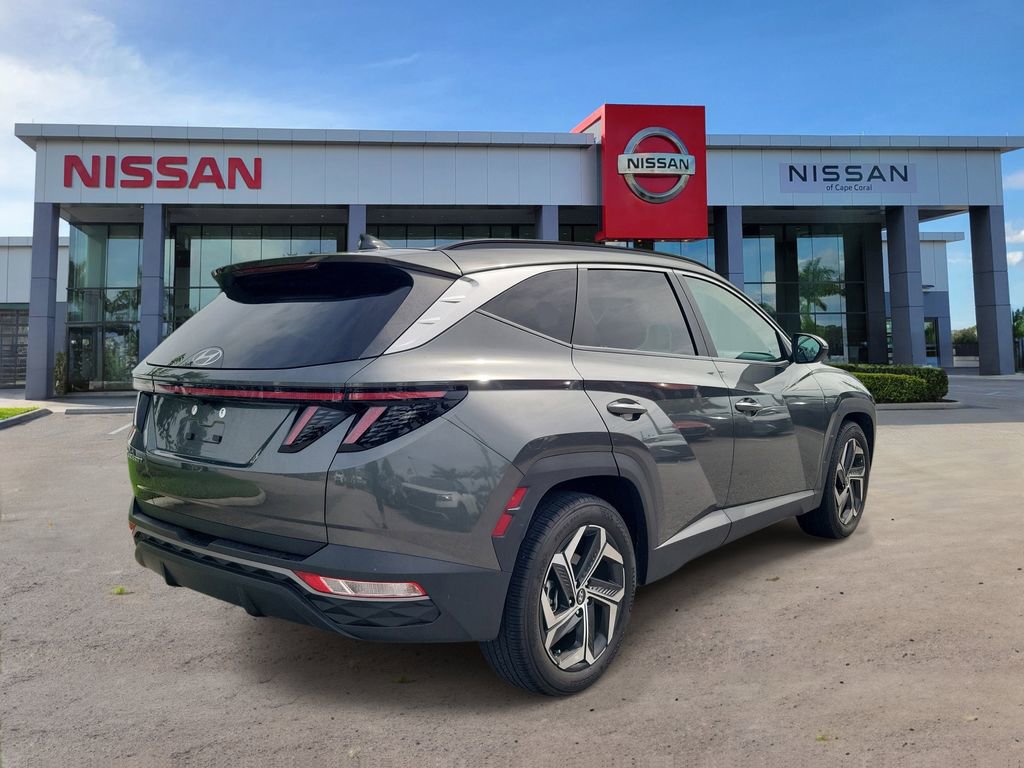 Used 2022 Hyundai Tucson SEL w/ Convenience + Premium Package FWD image 2