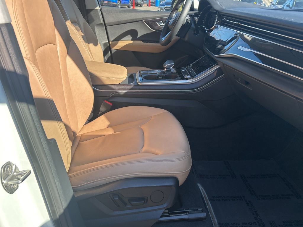 Used 2025 Audi Q7 3.0T Premium Plus image 29