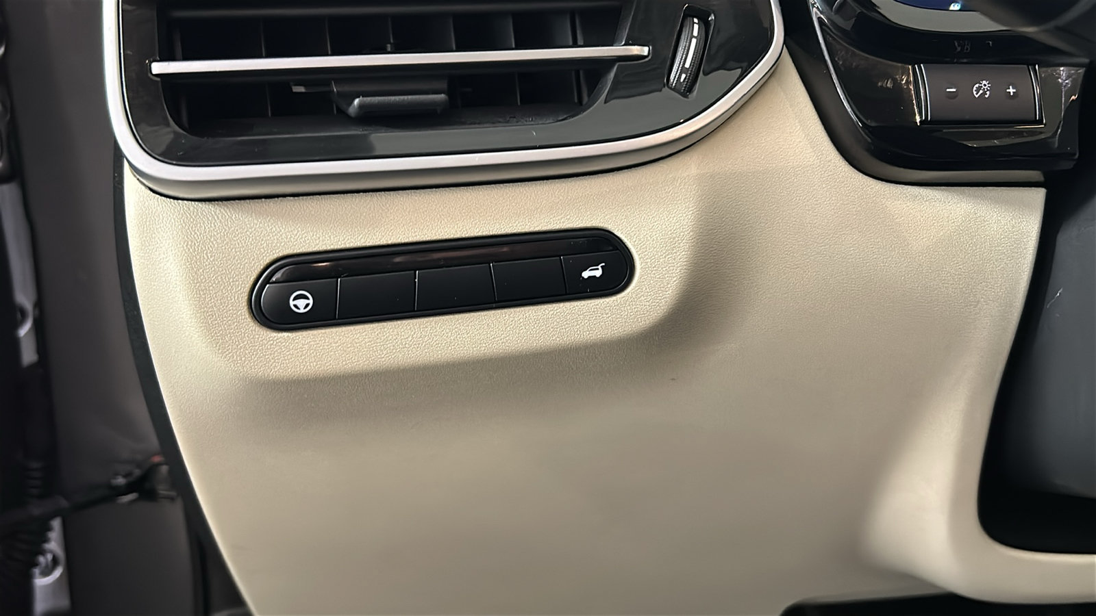 Used 2024 INFINITI QX60 Luxe AWD/4WD image 22