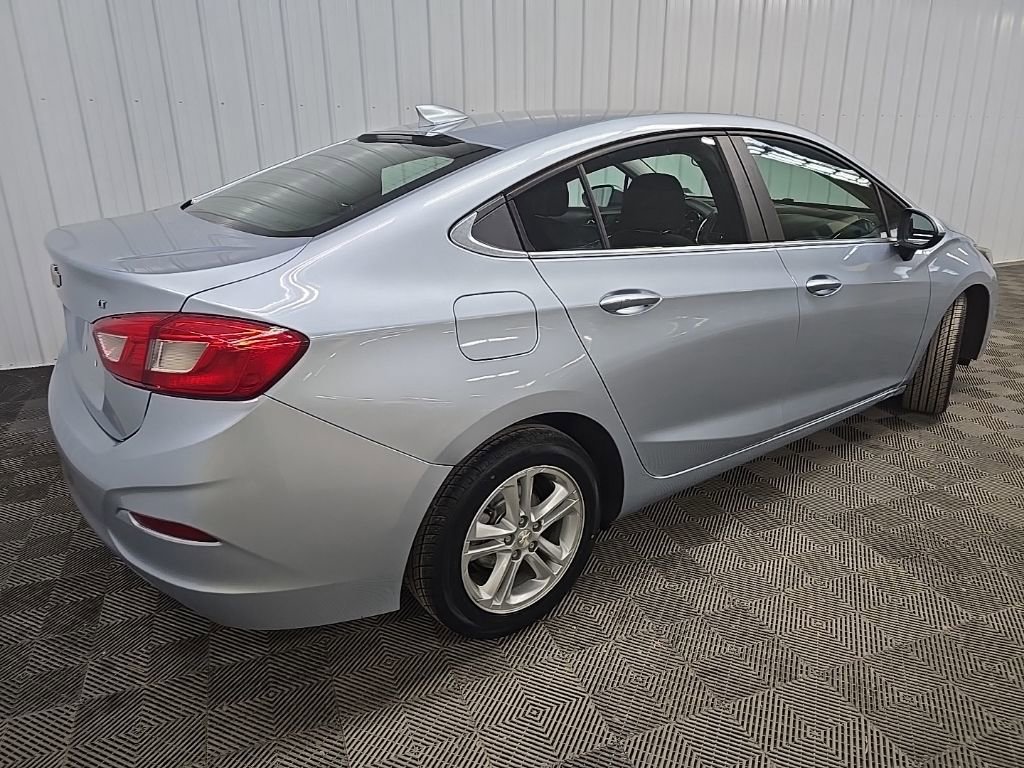 Used 2018 Chevrolet Cruze LT w/ Convenience Package image 10
