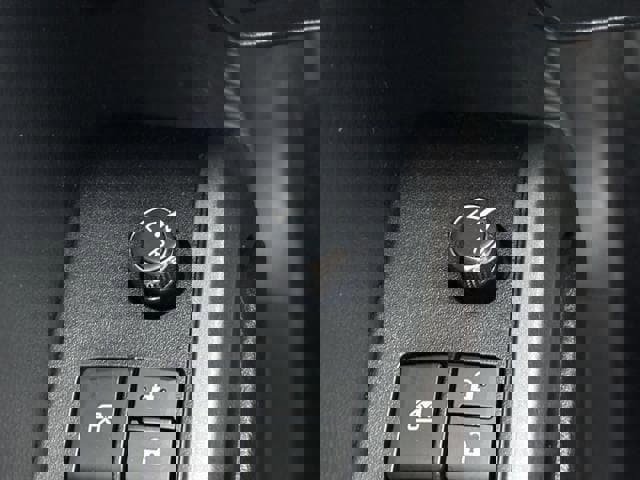 Used 2017 Toyota Tacoma Limited image 25